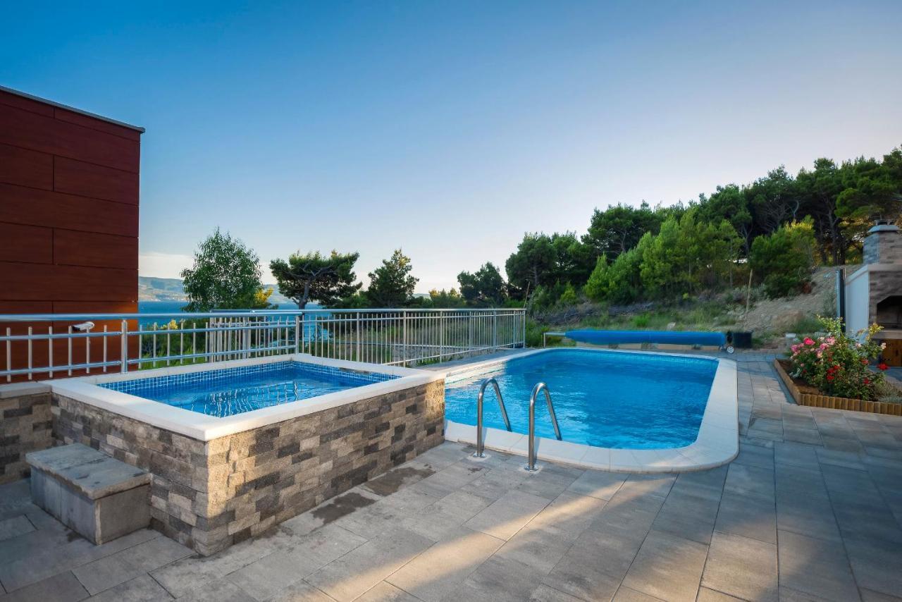 Villa Sara With Sea View And Private Heated Pool Omiš Kültér fotó