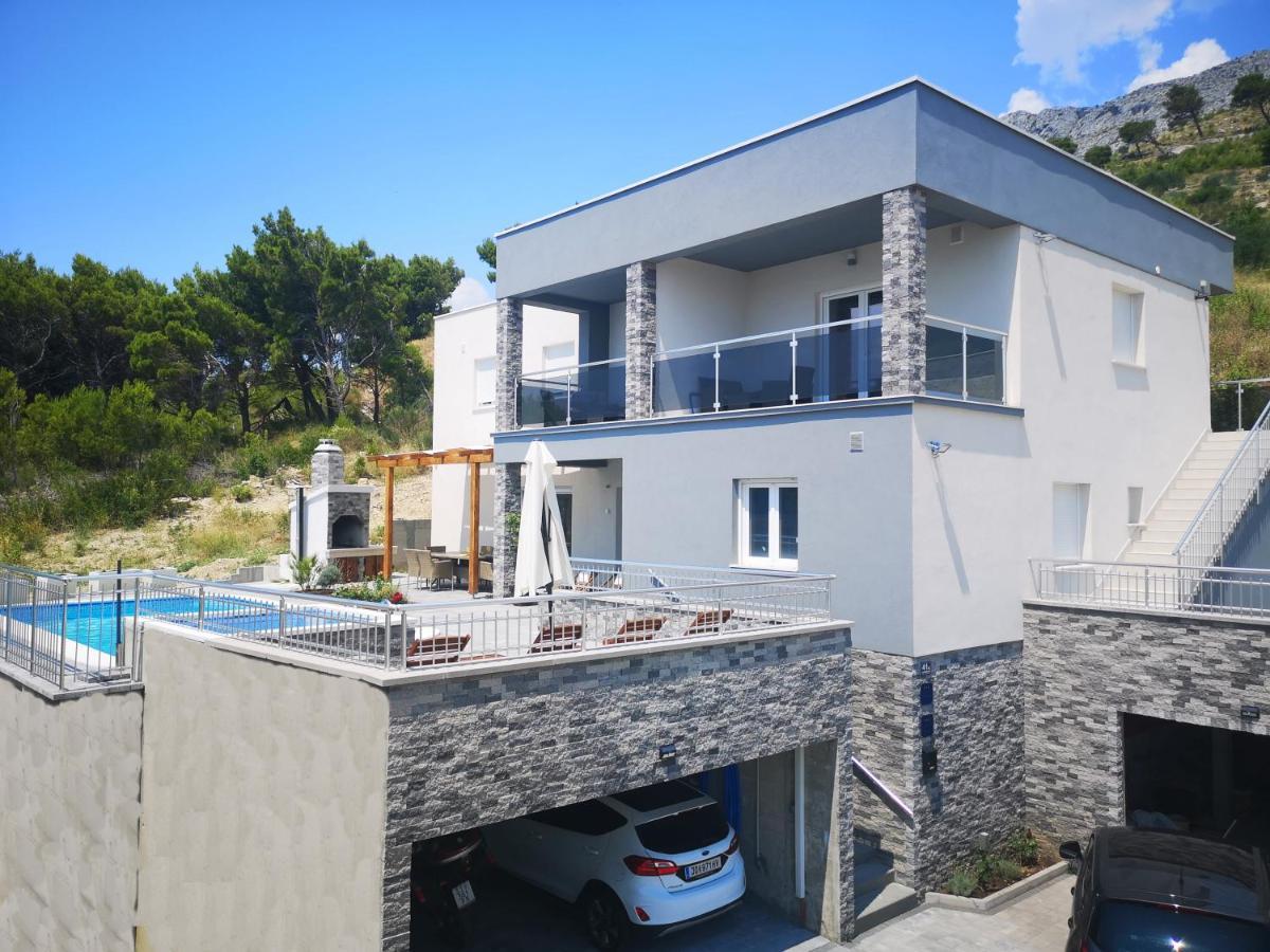 Villa Sara With Sea View And Private Heated Pool Omiš Kültér fotó